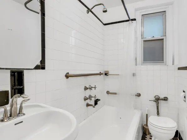 76-15 35th Avenue image 5 of 9