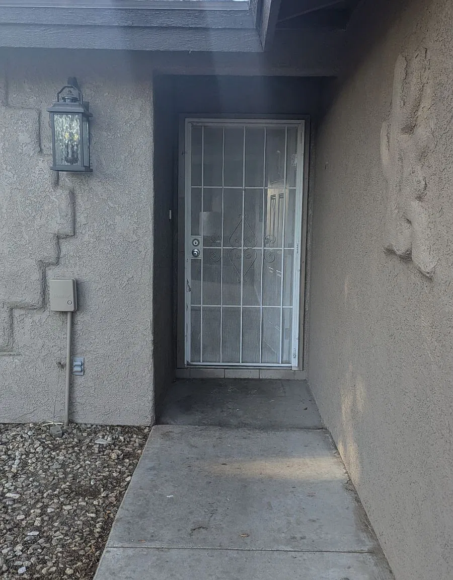 3 bed, 1270 sqft, $1,700 — Photo 2