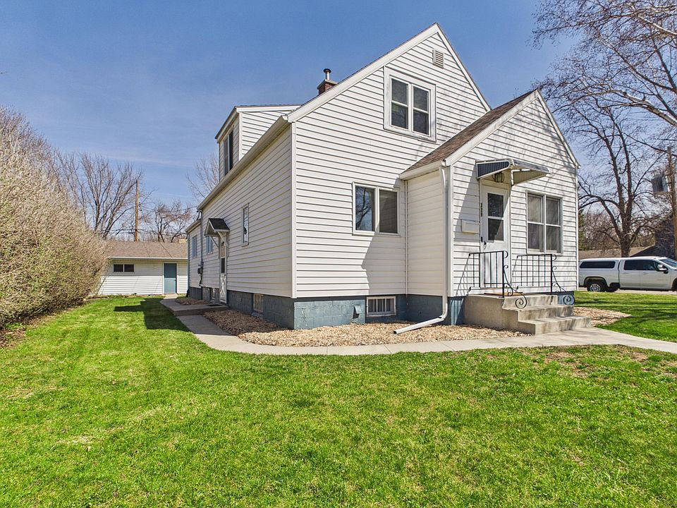 1st image of 329 1st Ave NE