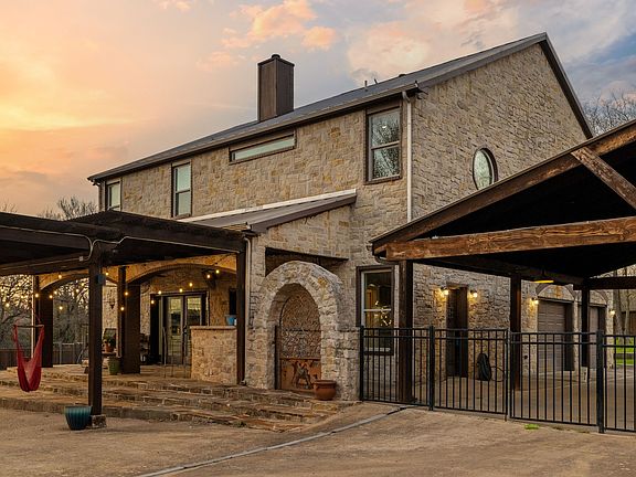 3rd image of 689 Jim Cannon Rd