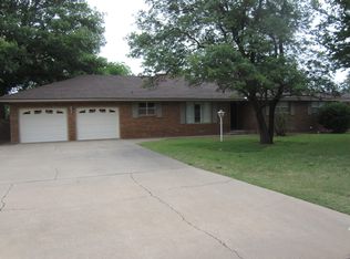 1308 Zephyr St, Plainview, TX 79072