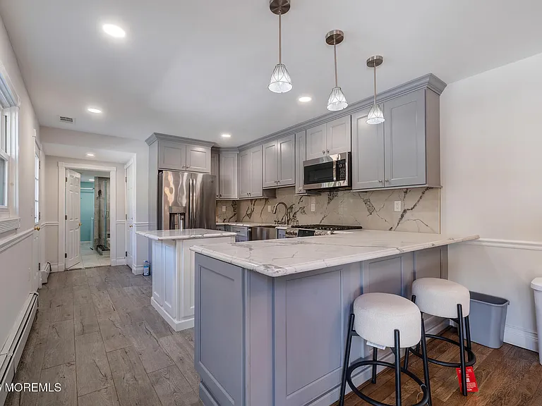 351 Hollywood Ave — Photo 7