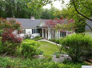 39 Summit Dr, Averill Park, NY 12018