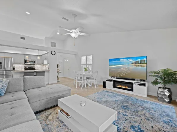 2611 SE Tropical East Circle, Port St Lucie, FL 34952