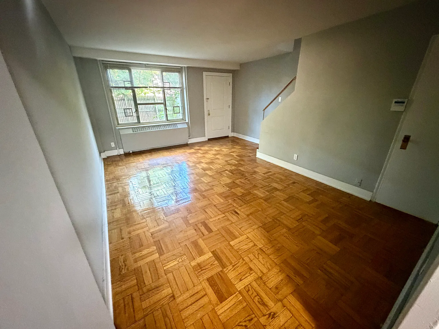186th Ln, Fresh Meadows — Photo 4