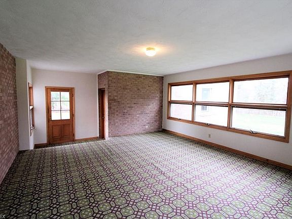 5th image of 581 W Streetsboro St