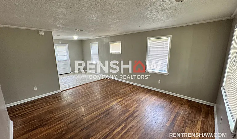 291 Navy Dr — Photo 4