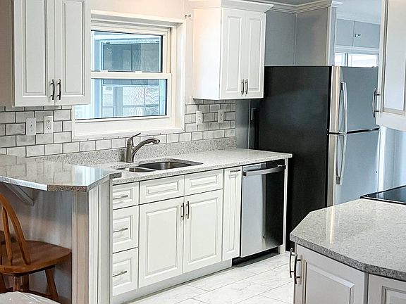 5th image of 594 Black Bear Rd