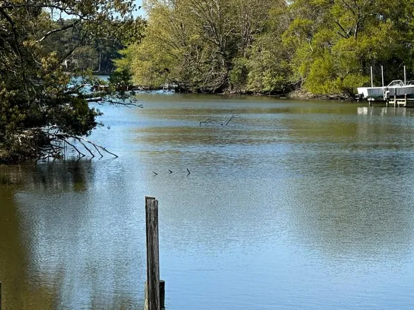 1483 Wilton Rd, Hague, VA 22469