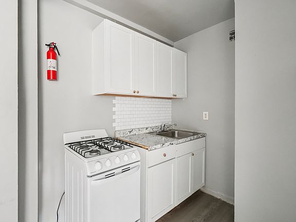 3rd image of 675 Seward Ave #423