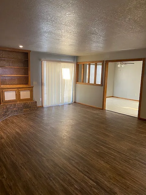 4 bed, 3175 sqft, $2,395 — Photo 4