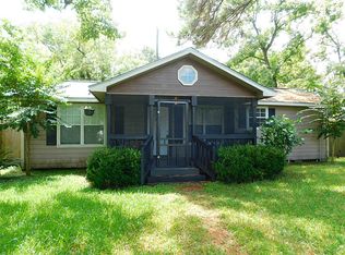 707 W Coombs St, Alvin, TX 77511
