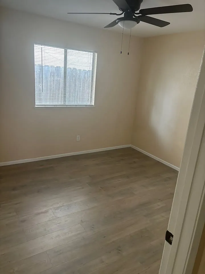 3 bed, 1242 sqft, $850 — Photo 2
