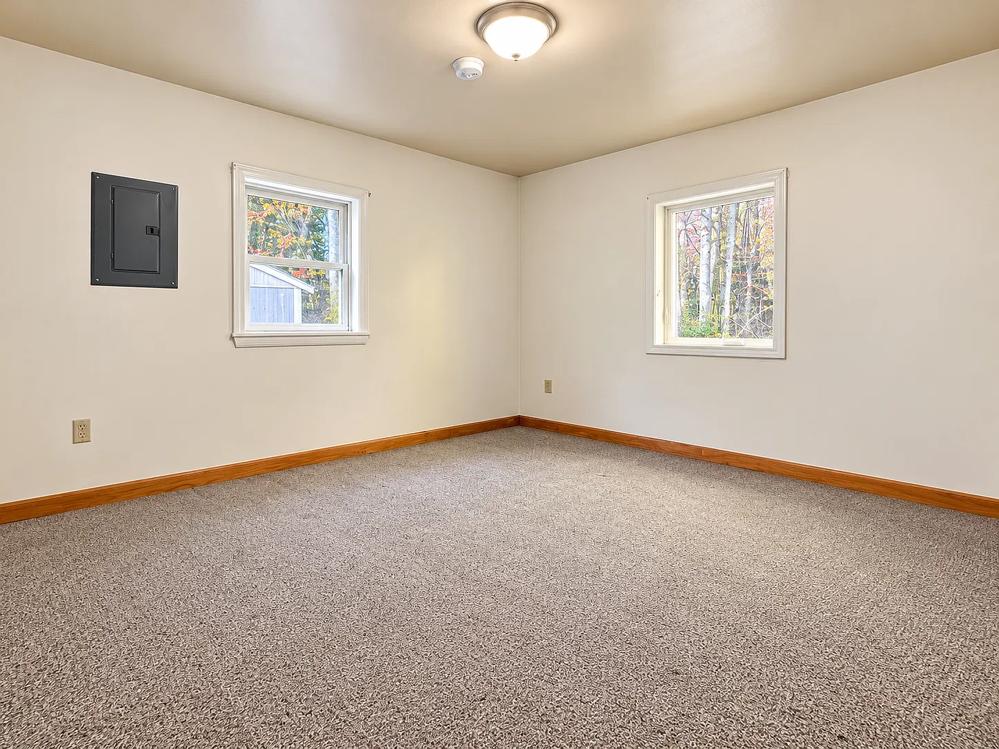 196 Violet Ln — Photo 3