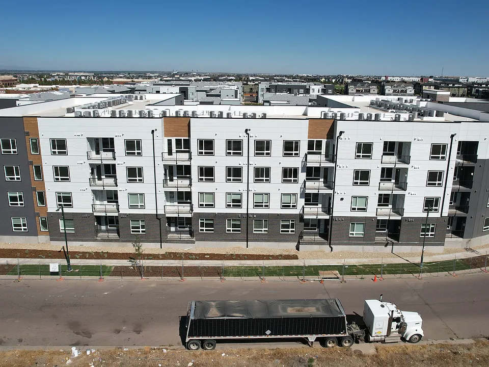 Building Photo 3