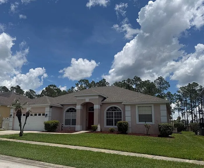 218 N Hampton Dr — Photo 2