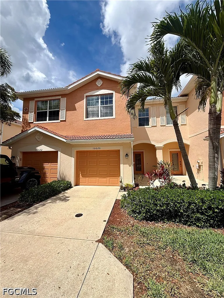 3 bed, 2.5 bath, 1942 sqft, $2,100 — Photo 1