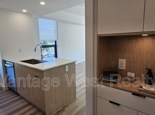 1488 Bertram St #705, Kelowna, BC V1Y2G2