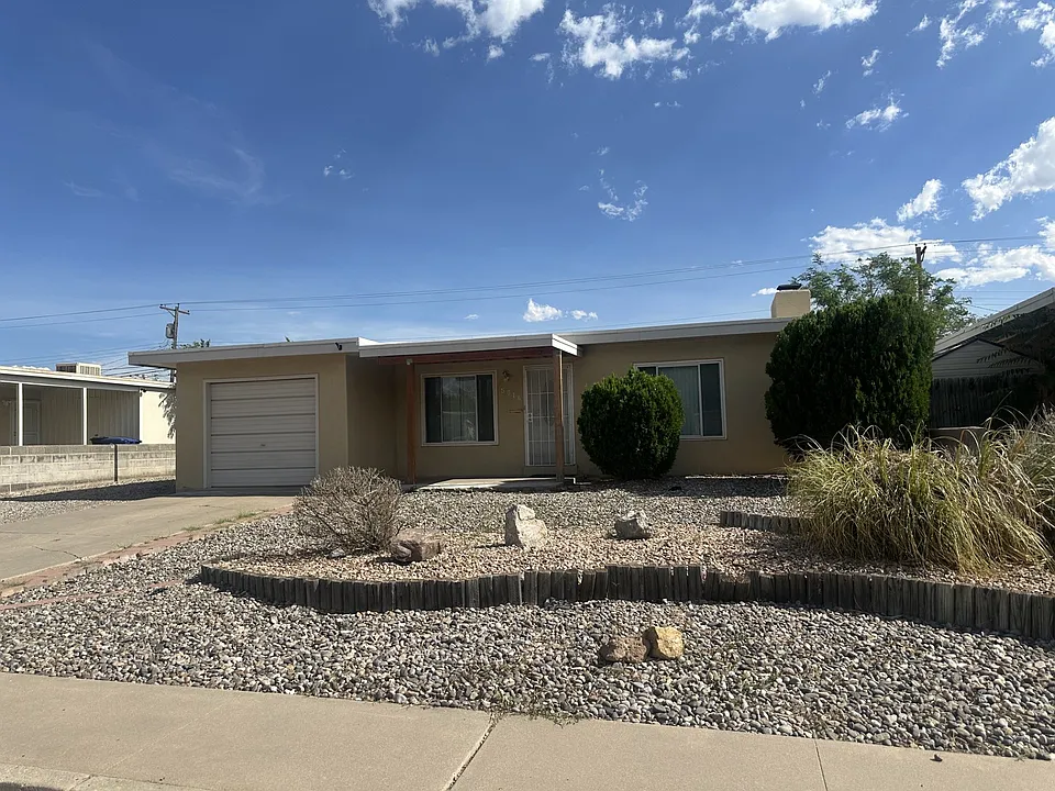 5016 Palo Duro Ave NE