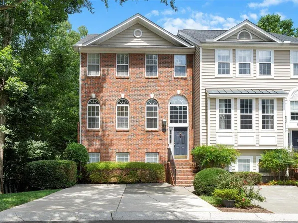 6821 Middleboro Dr, Raleigh, NC 27612