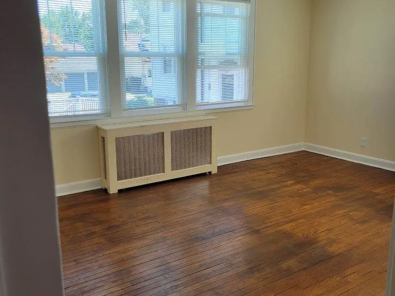 1019 Pine Ave #1B — Photo 5