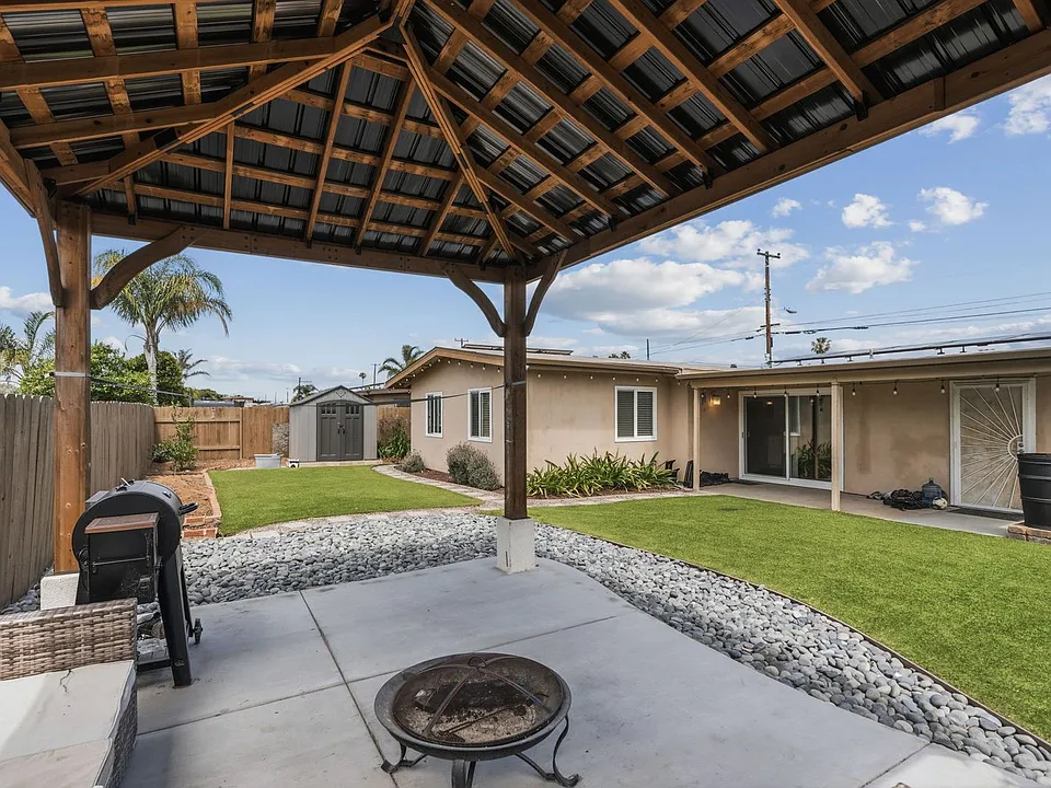 1127 Hemlock Ave