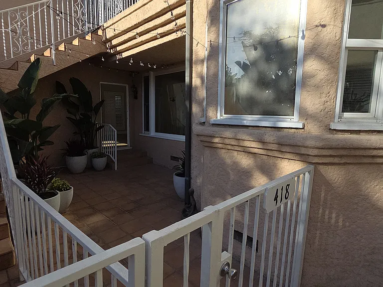 418 S Roxbury Dr #418 — Photo 26