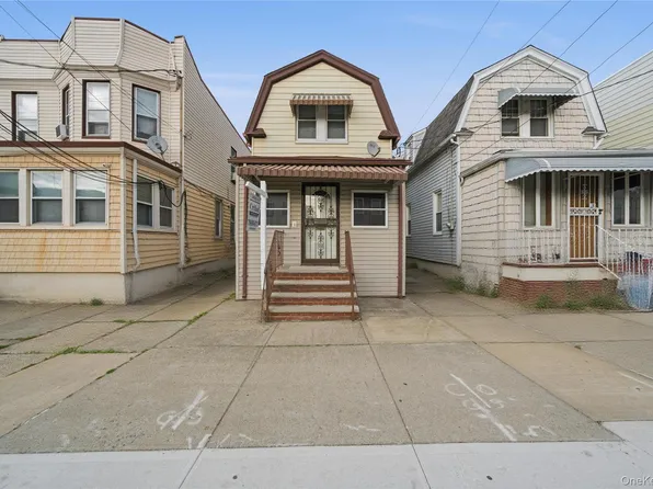 6661 74th Street, Middle Village, NY 11379