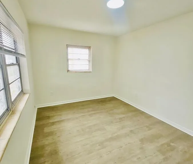 609 Avenue G SE — Photo 30