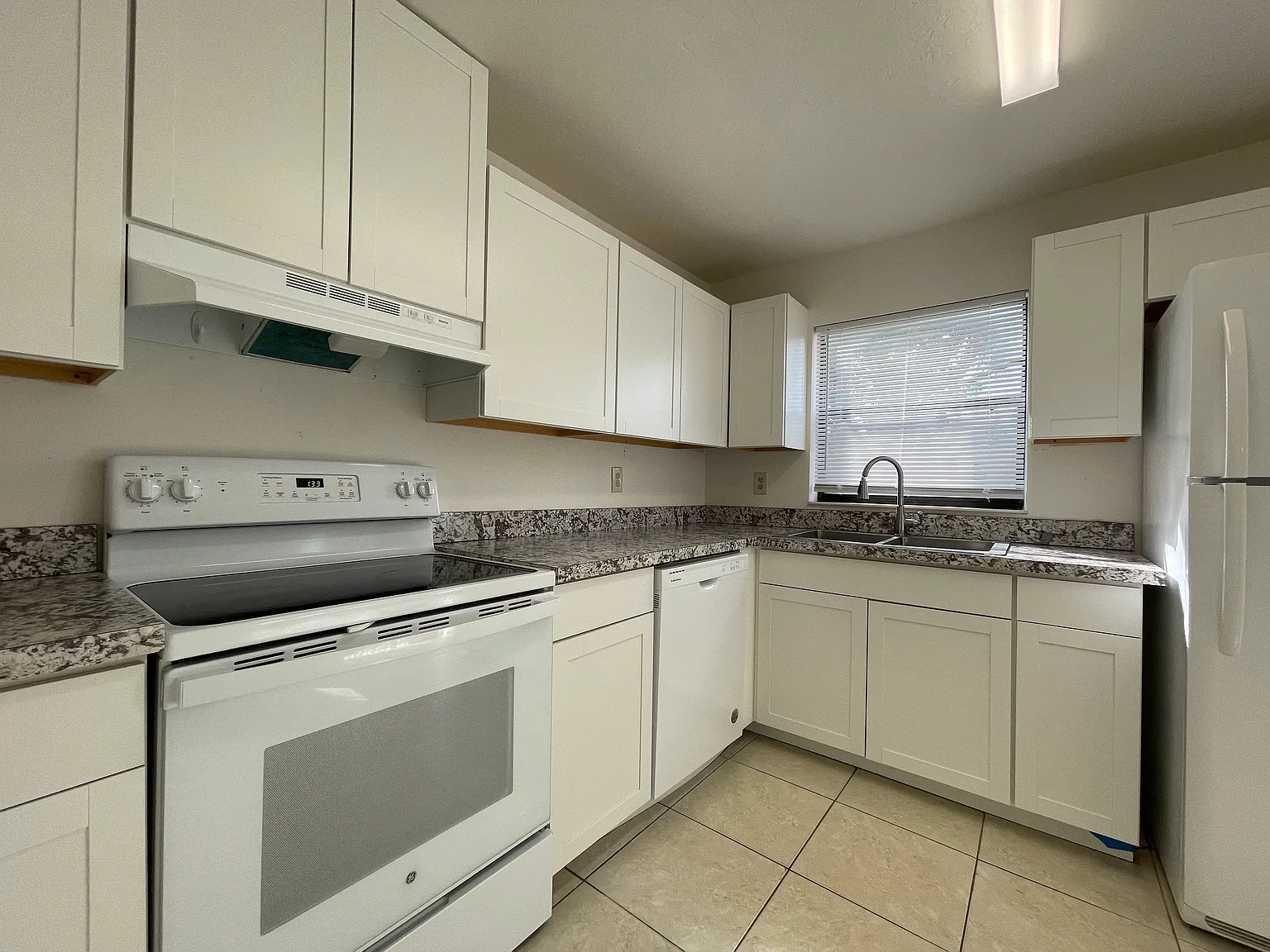 2 bed, 1.5 bath, 1024 sqft, $1,500 — Photo 2
