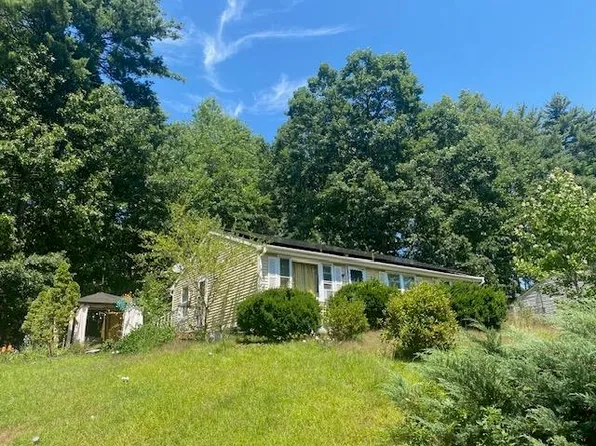 44 Trestle Brook Drive, Nashua, NH 03062