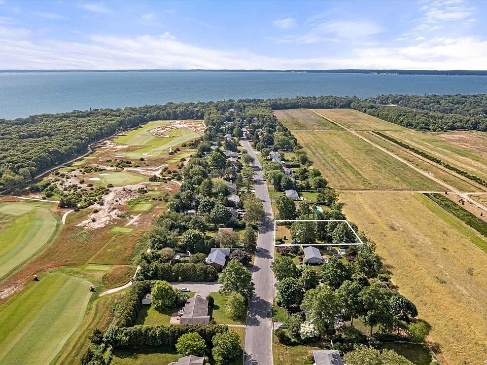 2915 Delmar Drive, Laurel, NY 11948 Zillow