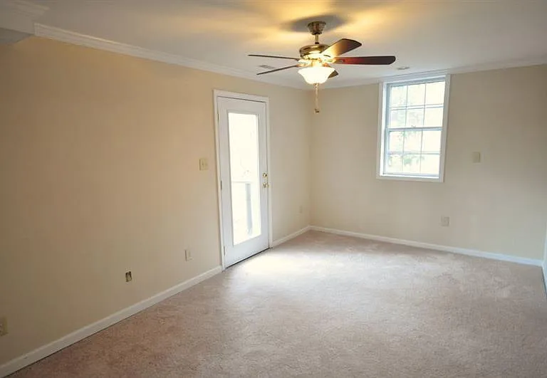 4060 Summit Dr — Photo 18