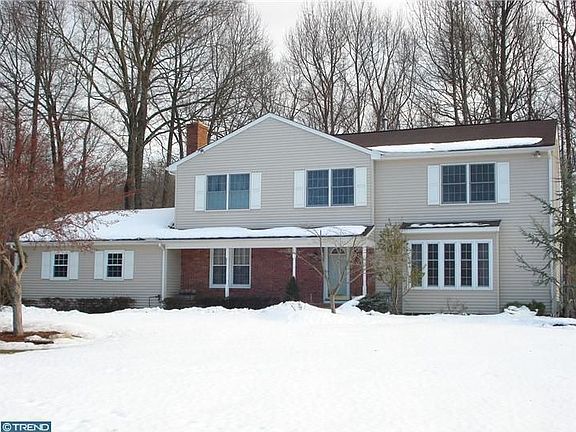 3rd image of 28 Monterey Dr
