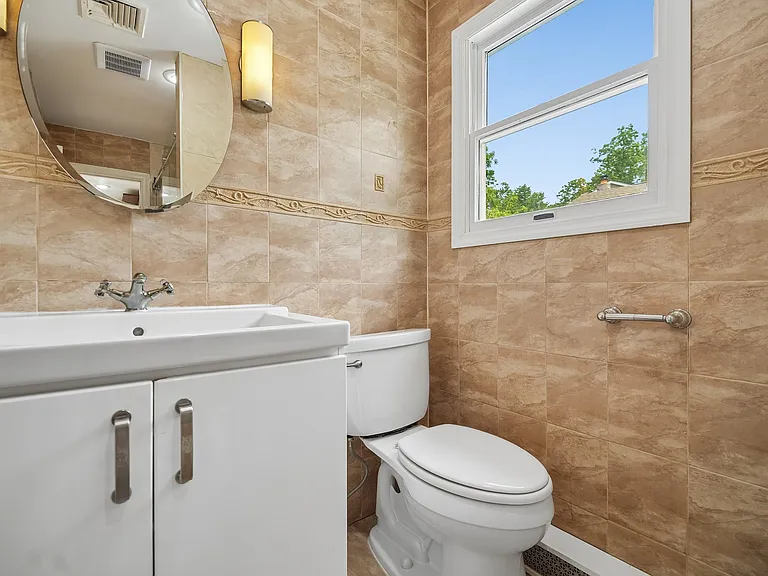 66 W Hobart Gap Rd — Photo 20