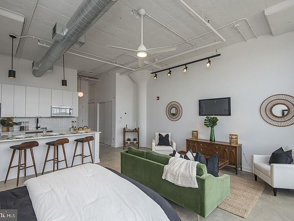 5th image of 3101-27 W Glenwood Ave #404