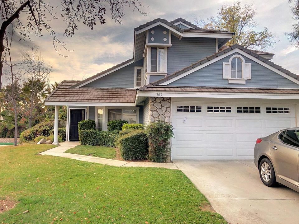 1st image of 303 Barrington Cir