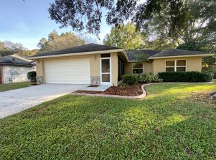 2260 Groveland Dr, Lutz, FL 33549