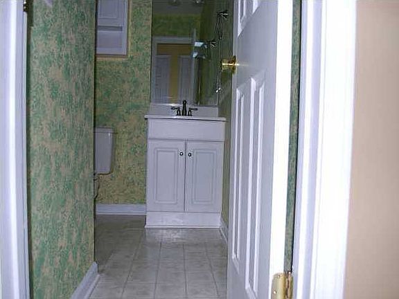 5th image of 6239 Lucille Dr APT E