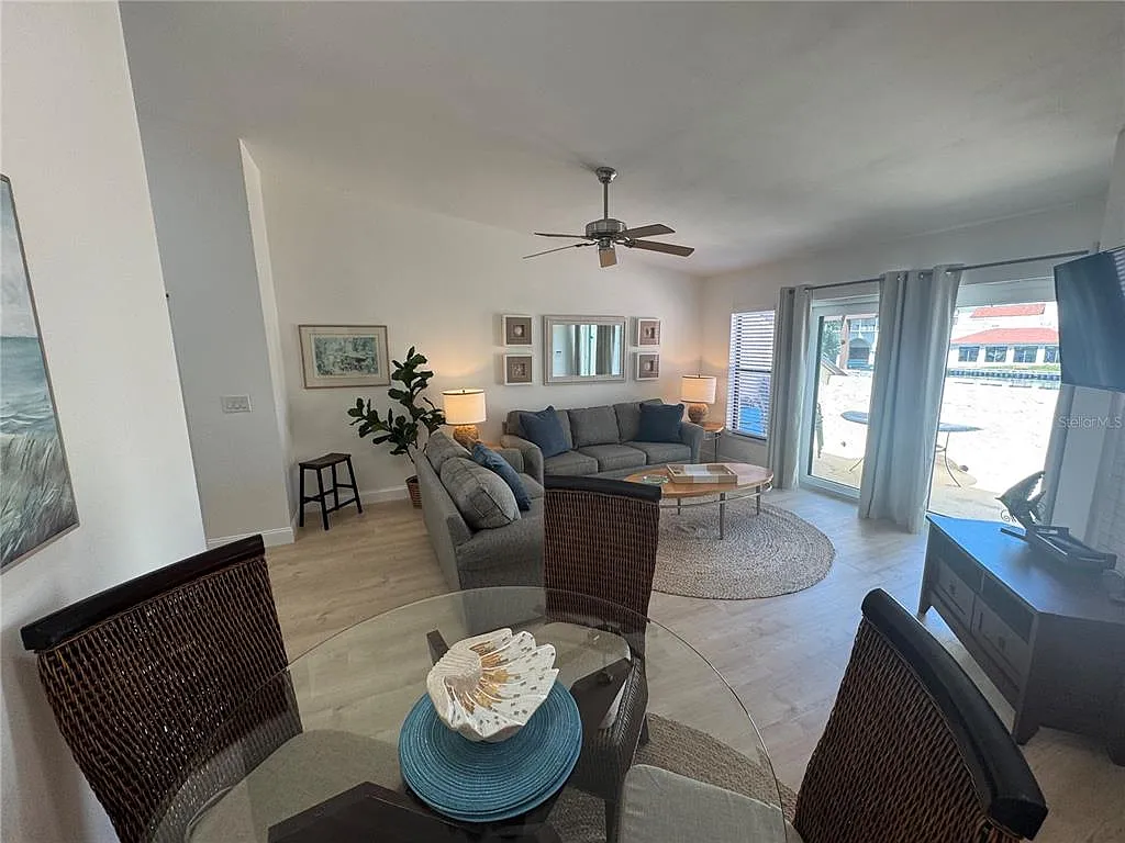 Building Photo - 2571 Cyprus Dr #1-202