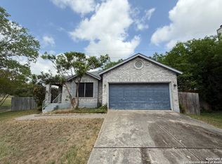 7301 Avery Rd, Live Oak, TX 78233