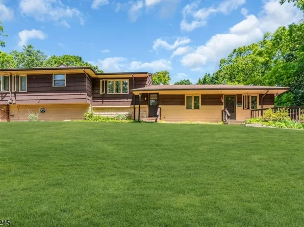 10 Sussex St, Byram Twp., NJ 07874