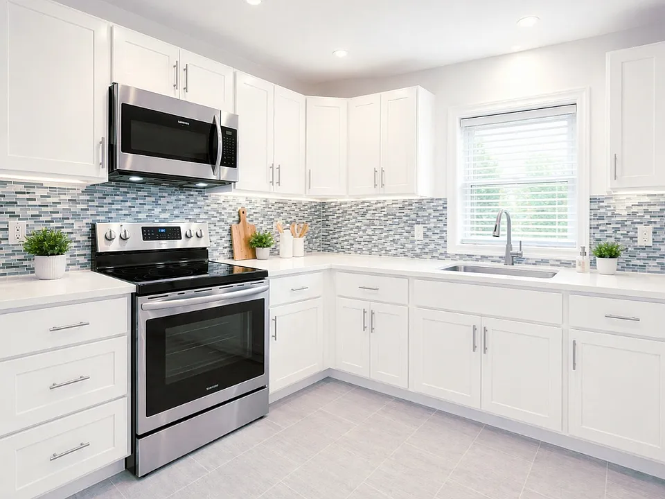 2200 W 32nd St