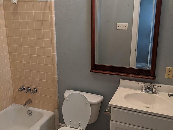 2nd image of 3308 Carondelet St