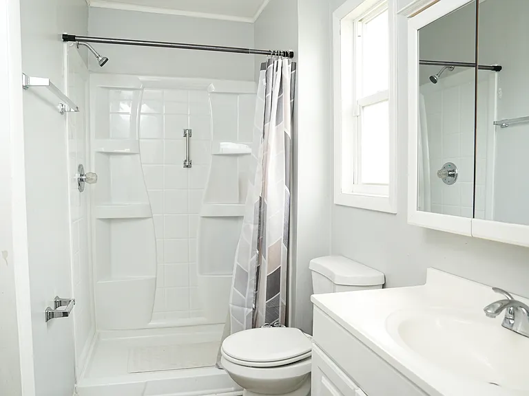 821 Barber St — Photo 5