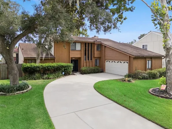 916 E CLEVELAND STREET, APOPKA, FL 32703