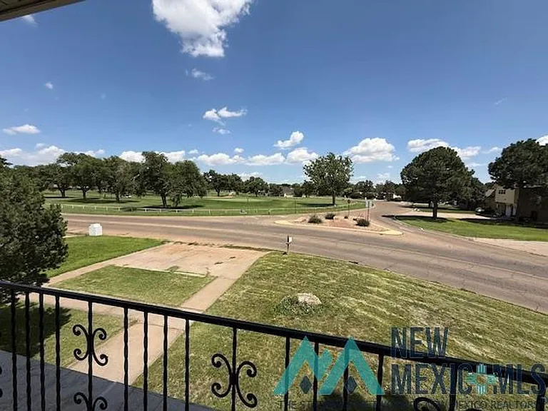 920 Colonial Pkwy — Photo 18