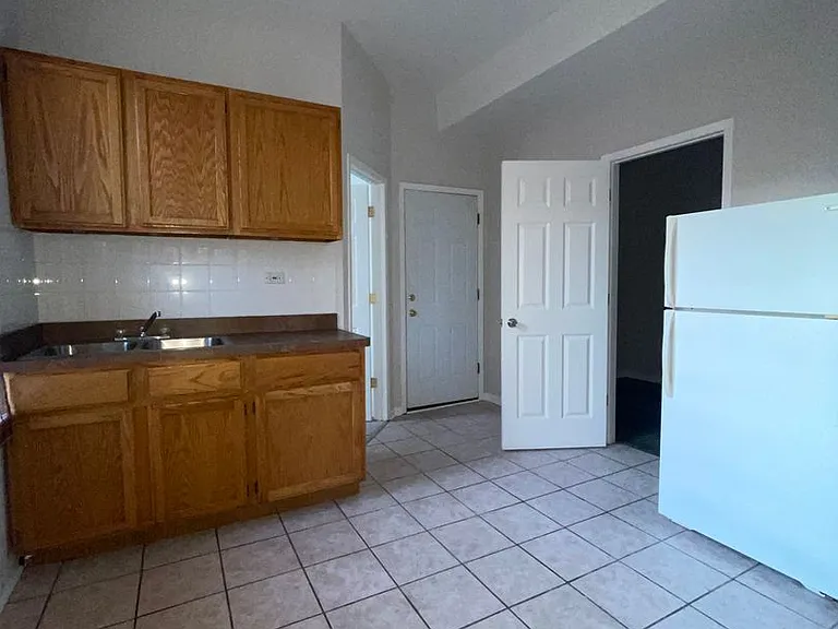 2346 W Taylor St — Photo 5