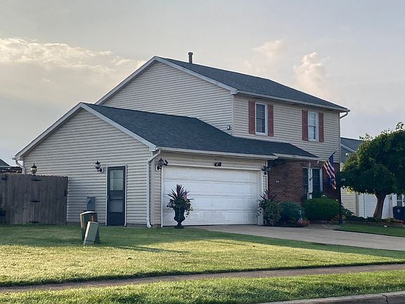 3rd image of 30 Michelle Dr