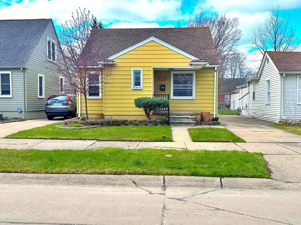 20864 Hollywood St, Harper Woods, MI 48225